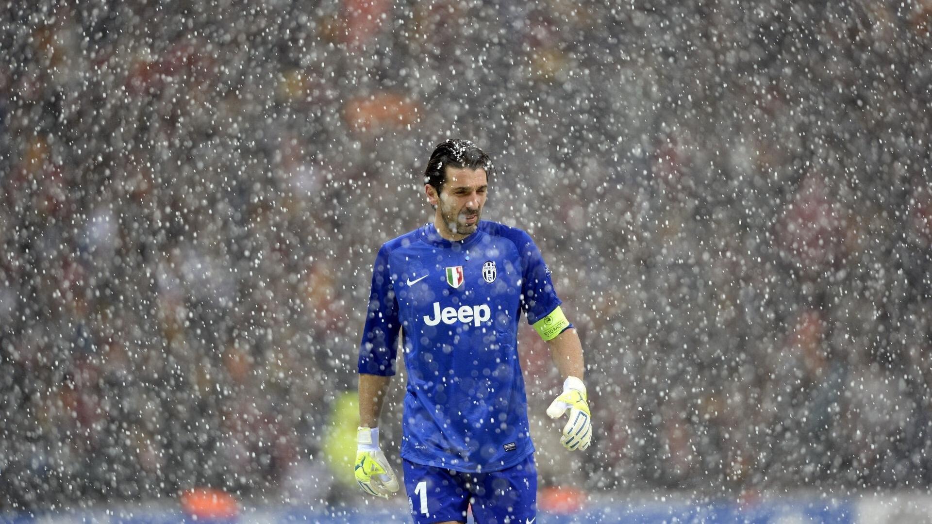 哲科转会沙尔克04进入最后阶段，今夜抵达德国，明日完成体检与签约