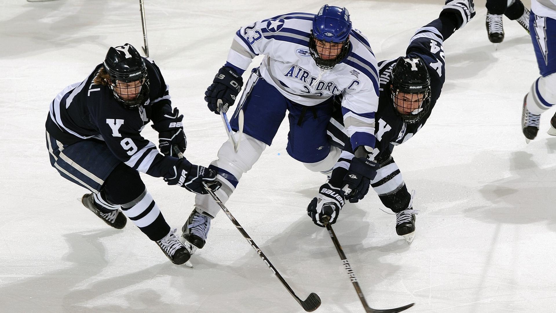 防守崩盘致勇士主场沦陷，科尔赛后痛批球队错失良机